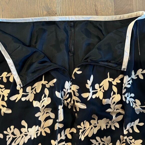 Intuitions Black with gold Silk Shell Floral Skirt Size 10 - Picture 7 of 13